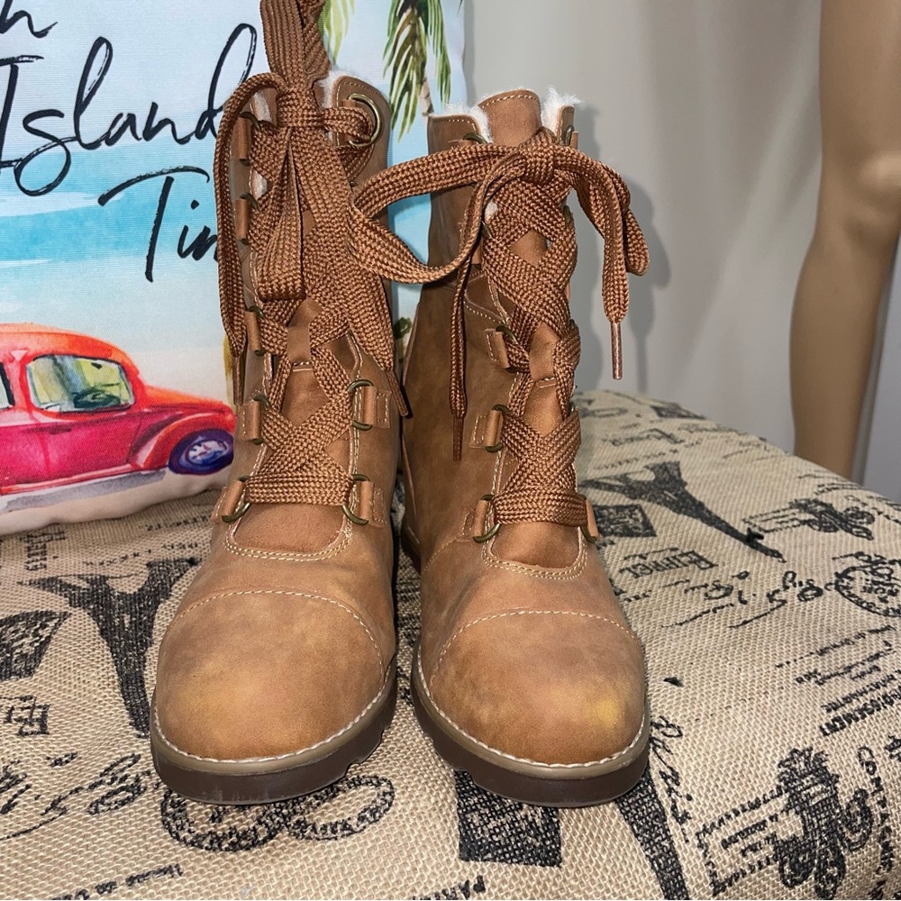 Universal Thread Tan Lace Up Wedge Boot Size 8 Ex… - image 4